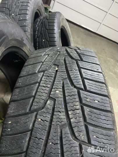 Kumho I'Zen KW31 2.25/65 R17 31