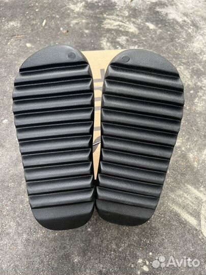 Сланцы Yeezy slide Черные