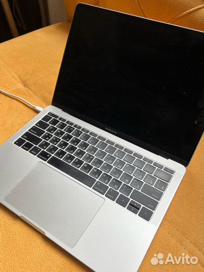 Macbook pro 2017 13'', 256gb, i5