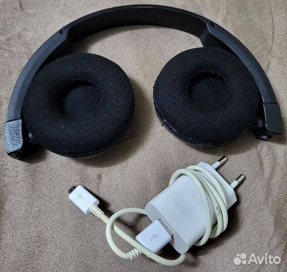 Беспроводные наушники JBL