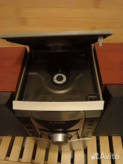 Музыкальный центр Sony Cmt-EH10 и колонки ss-ceh10