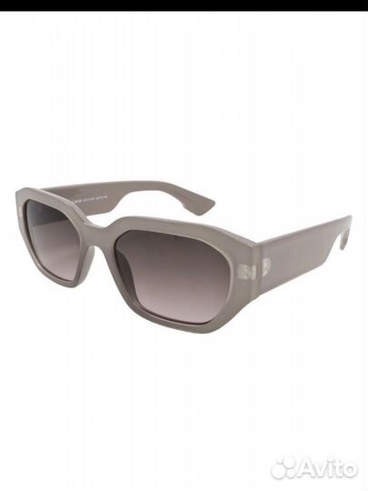 Очки солнцезащитные