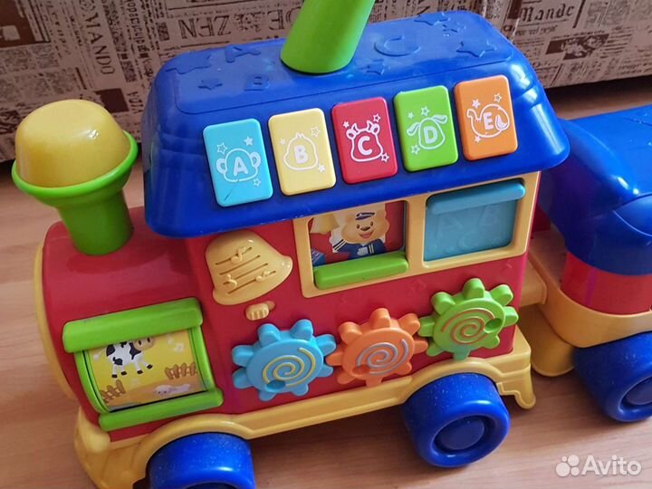 Детская каталка Паровозик