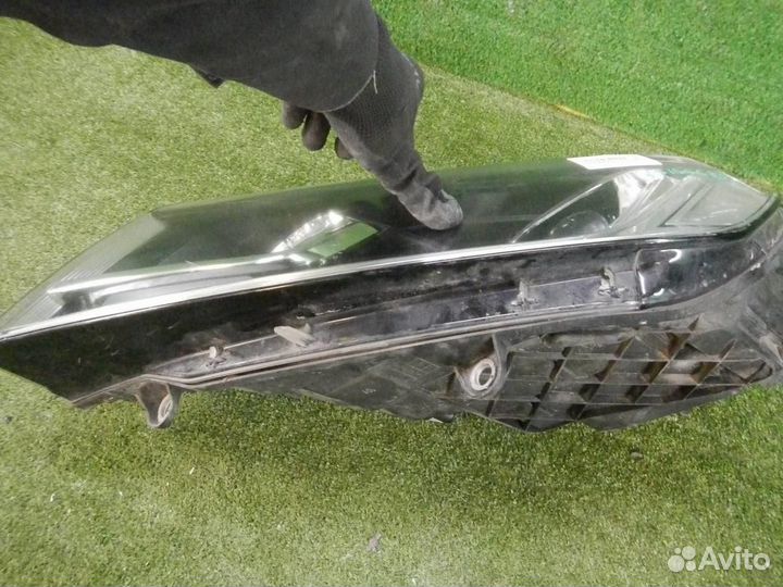 Фара левая Volkswagen Touareg
