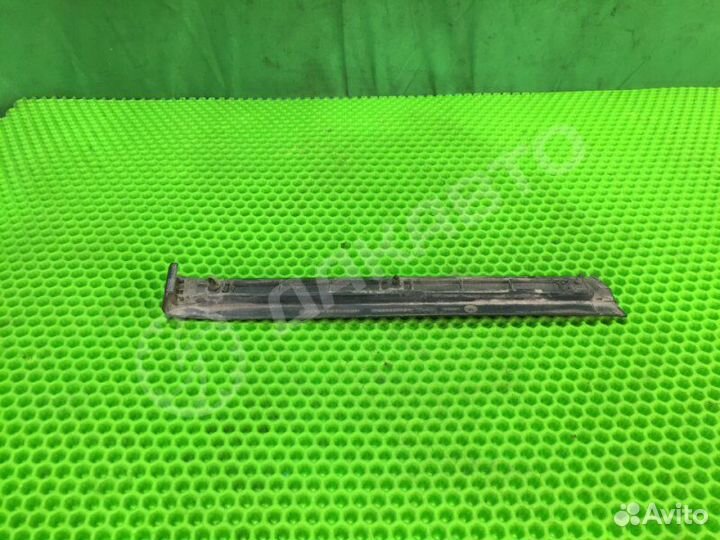 Молдинг крыла передний правый Mercedes-Benz C W202