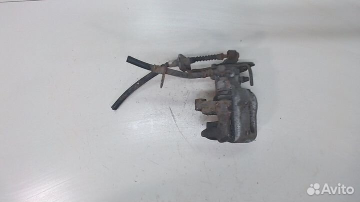 Суппорт Toyota Auris E15, 2008