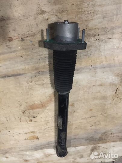 Стойка амортизатора задняя Land Rover Sport 2 рест