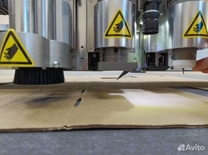 Планшетный режущий плоттер T-CUT DC 3016