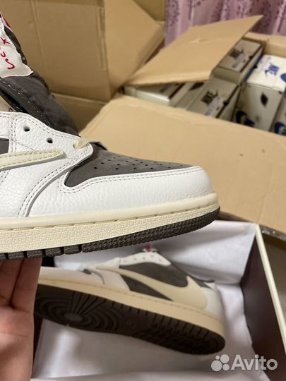 Air Jordan 1 low Travis Scott reverse mocha