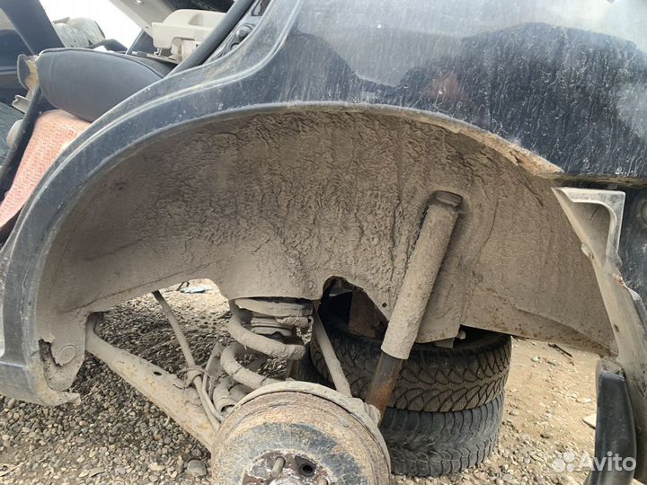 Задняя левая четверть крыло RAV4 xa20 00-06