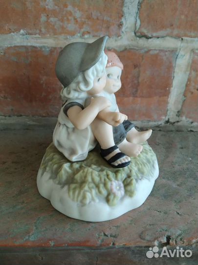 Статуэтка фарфоровая Enesco