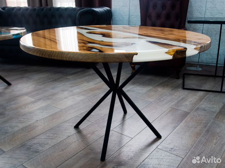 Обеденный стол из слэба лимонной акации