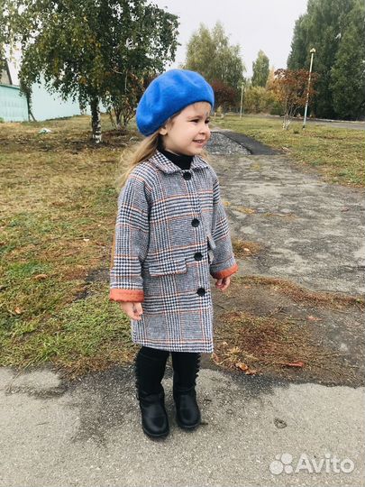Пальто для девочки 3-5 лет; сапоги 28; берет