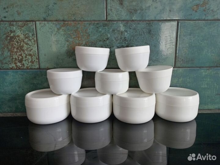 Пластиковые баночки для косметики или мелочей