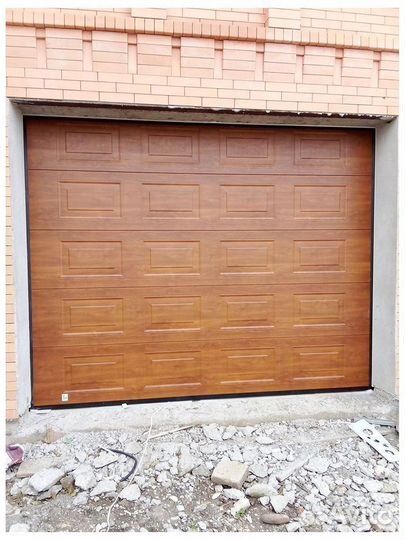 Секционные подъёмные гаражные ворота