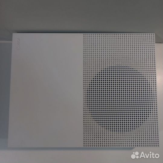 Xbox One s 1TB 2 геймпада