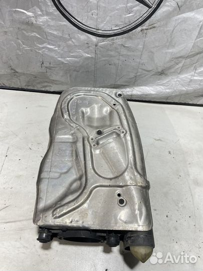 Корпус воздушного фильтра Мерседес ом 651