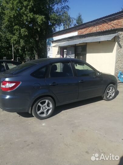 LADA Granta 1.6 AT, 2015, 130 000 км