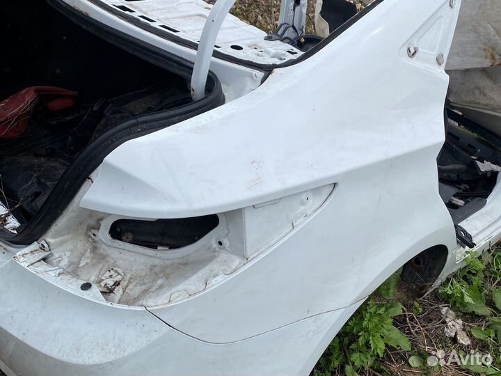 Задняя правая четверть Solaris 1 rest