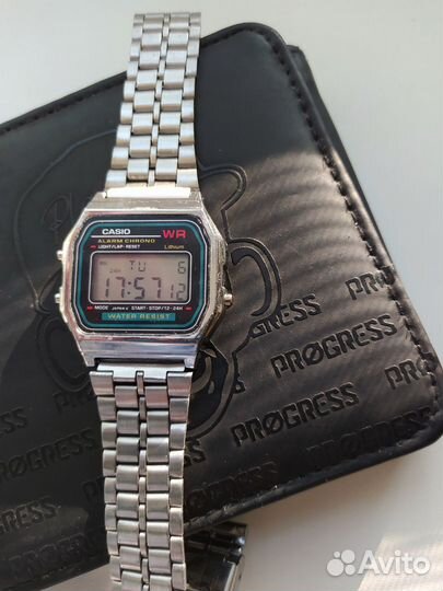 Электронные часы casio