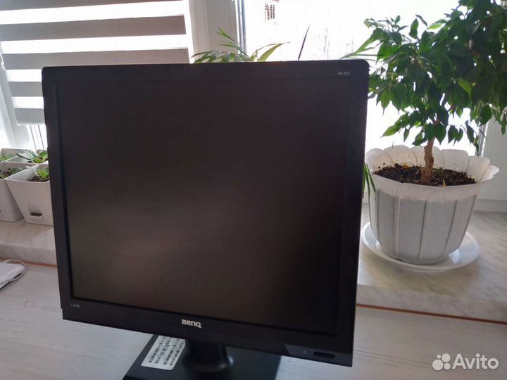 Монитор Benq BL902-T 19