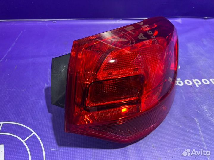 Фонарь правый Opel Astra J A16XER 2012