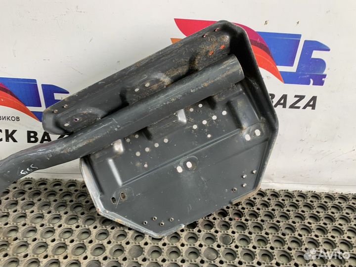 Кронштейн заднего крыла задняя часть левый