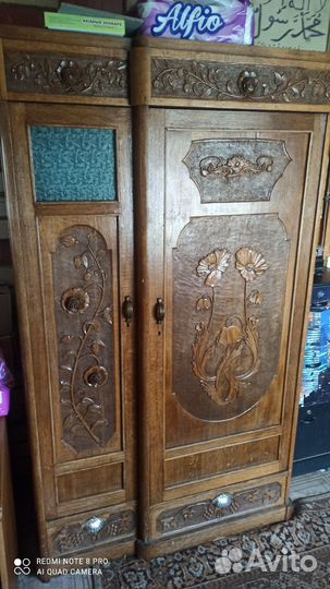 Старинный шкаф