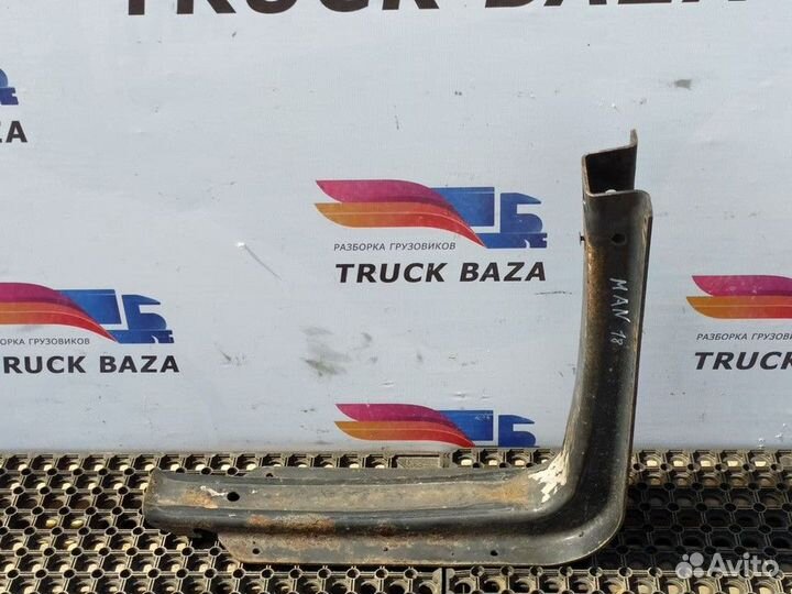 Кронштейн топливного бака