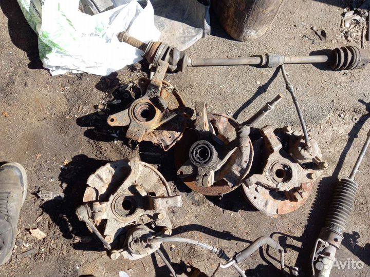 Kia spectra Кулак поворотный Правый