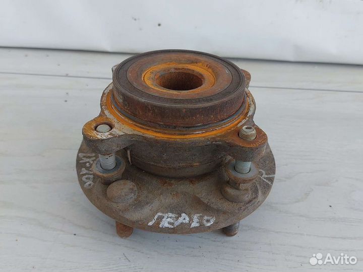 Lexus LX570 Ступица передняя правая