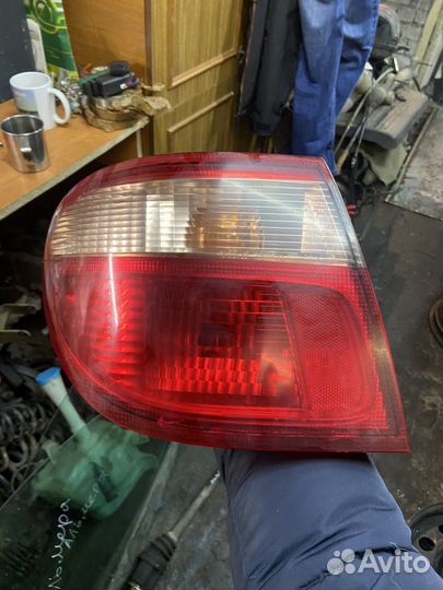 Фонарь левый Nissan Almera N16 (дефекты )