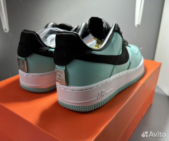 Nike Air Force 1 Tiffany & Co Friends & Family