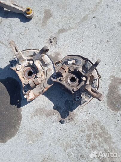 Поворотный кулак mitsubishi chariot grandis