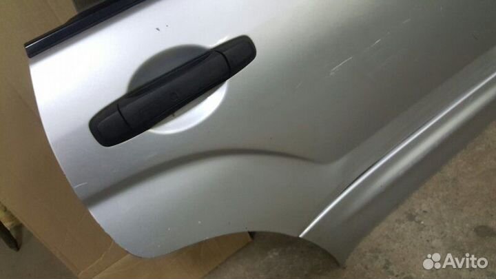 Дверь задняя правая Subaru Forester SG5 EJ205 04