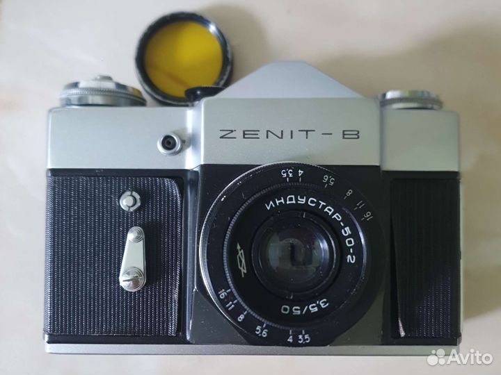 Пленочный фотоаппарат зенит В
