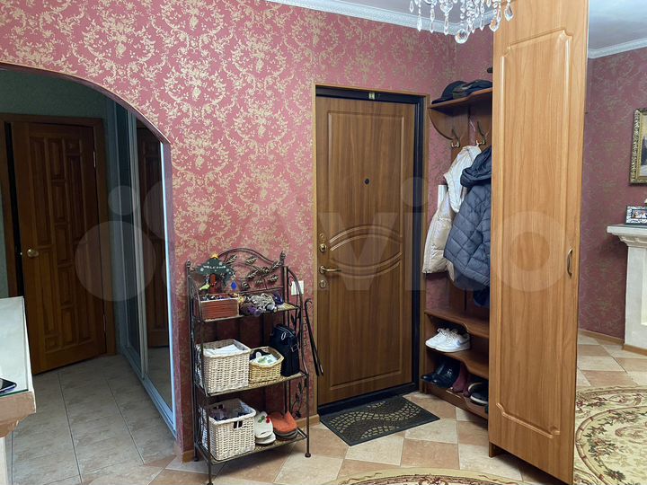 3-к. квартира, 68,7 м², 1/10 эт.