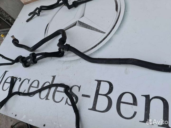 Патрубок охлаждающей жидкости Mercedes W211