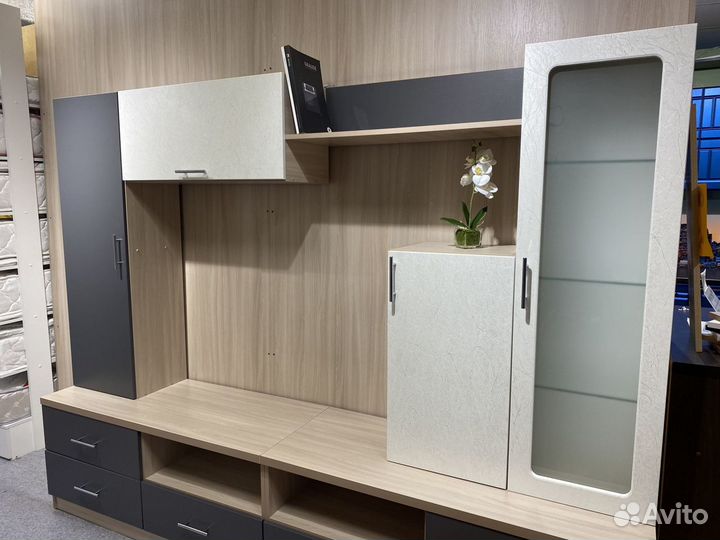 Стенка в гостиную