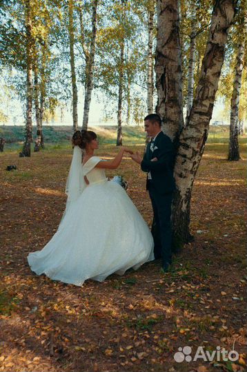 Блестящее платье для свадьбы или вечера