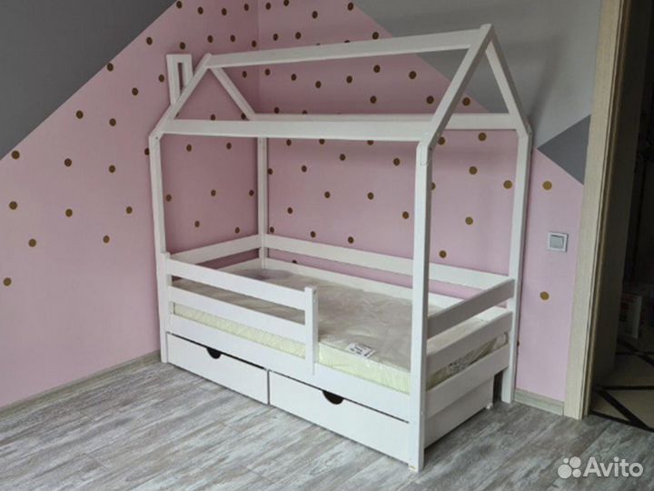 Кровать детская домик белая из массива