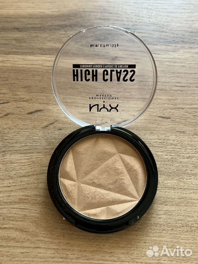 Финишная пудра для лица придающая сияние NYX