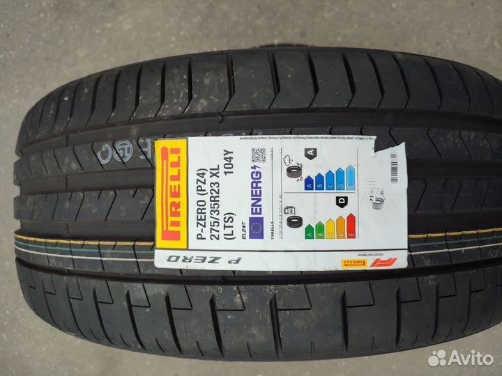 Pirelli P Zero PZ4 275/35 R23 104Y