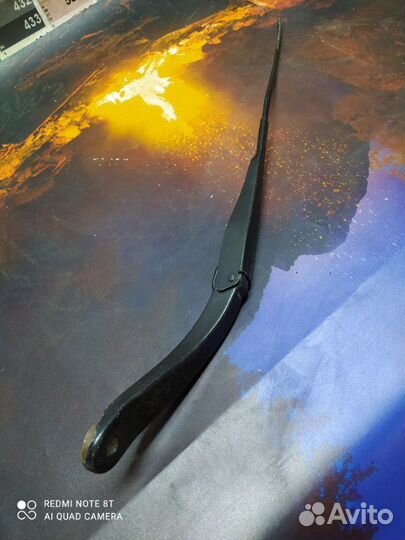 Поводок стеклоочистителя левый Renault Logan 2