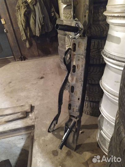 Задний усилитель бампера bmw e53