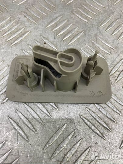 Б/У Направляющая шторки багажника Opel Insignia 35