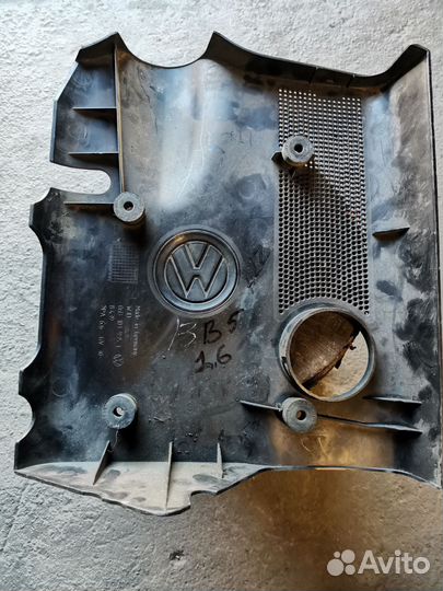 Декоративная крышка двигателя Passat B5 1.6