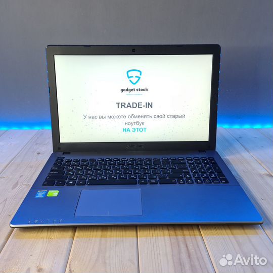 Ноутбук Asus X550C