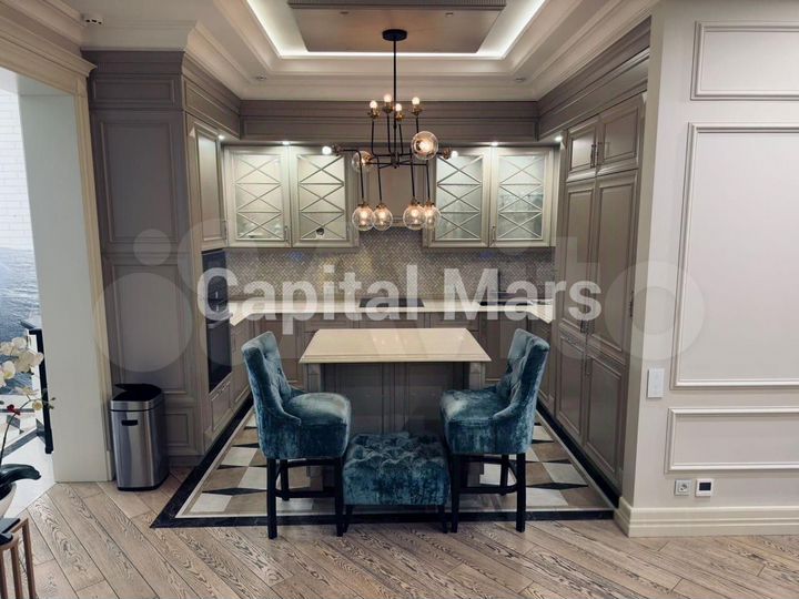 5-к. квартира, 200 м², 4/10 эт.