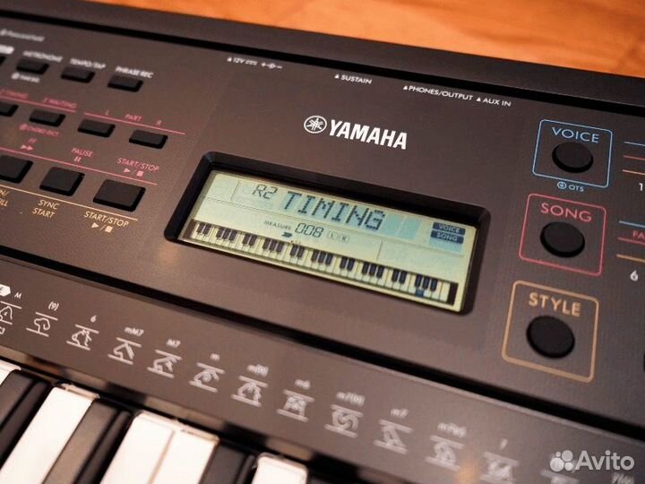Синтезатор Yamaha PSR-E273
